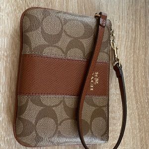 Coach wristlet, brown signature C’s